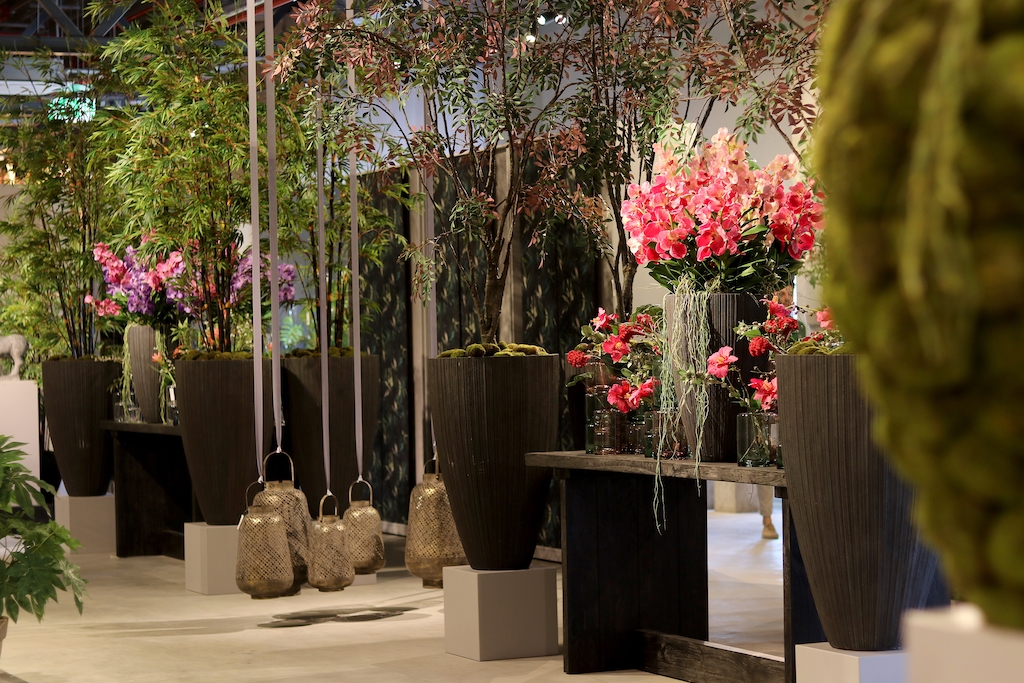 Metal Candle Holder Set of Three - Image 4